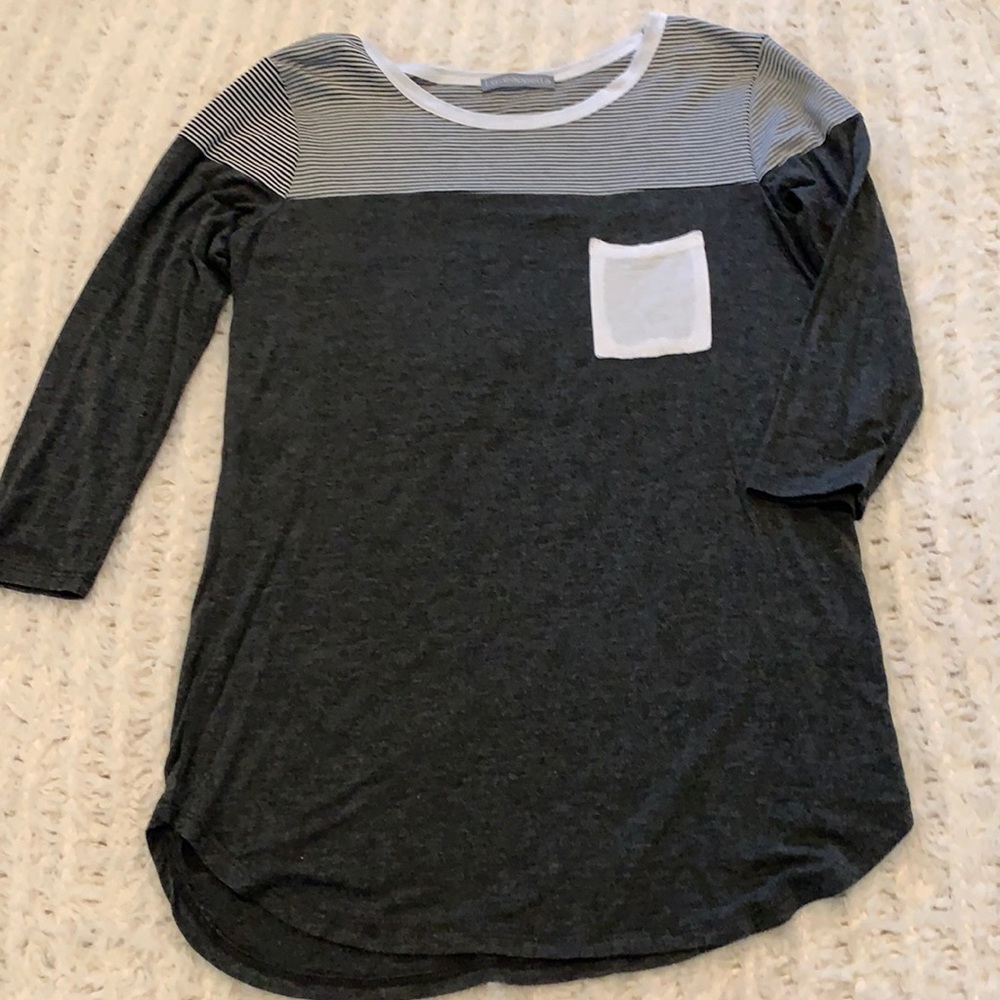 Gray and white size small tee from Loveappella.